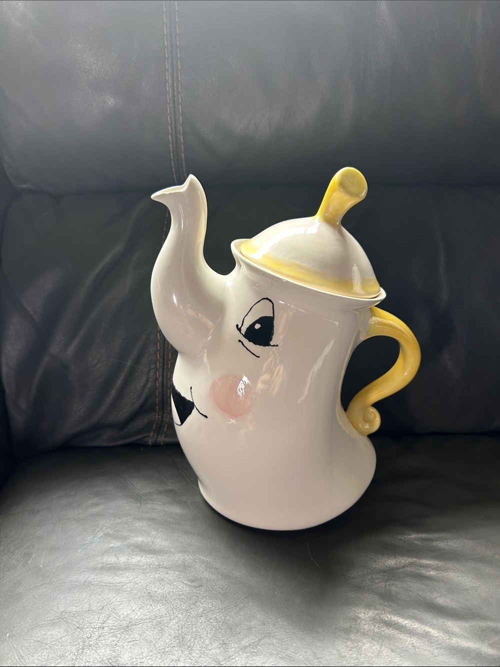 Ceramic Elephant-Shaped Teapot with Yellow Handle and Lid